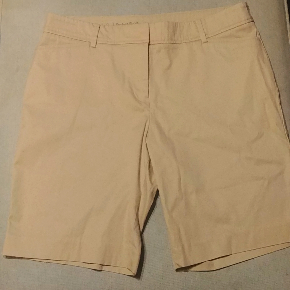 Talbot Khaki Perfect Shorts Size 8